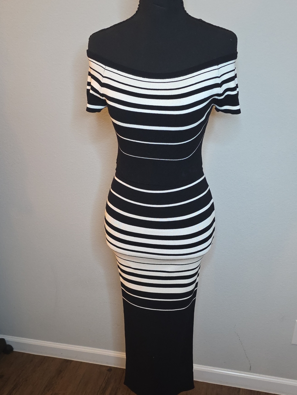 Off-Shoulder Black and White Striped Two Piece Bodycon Dress